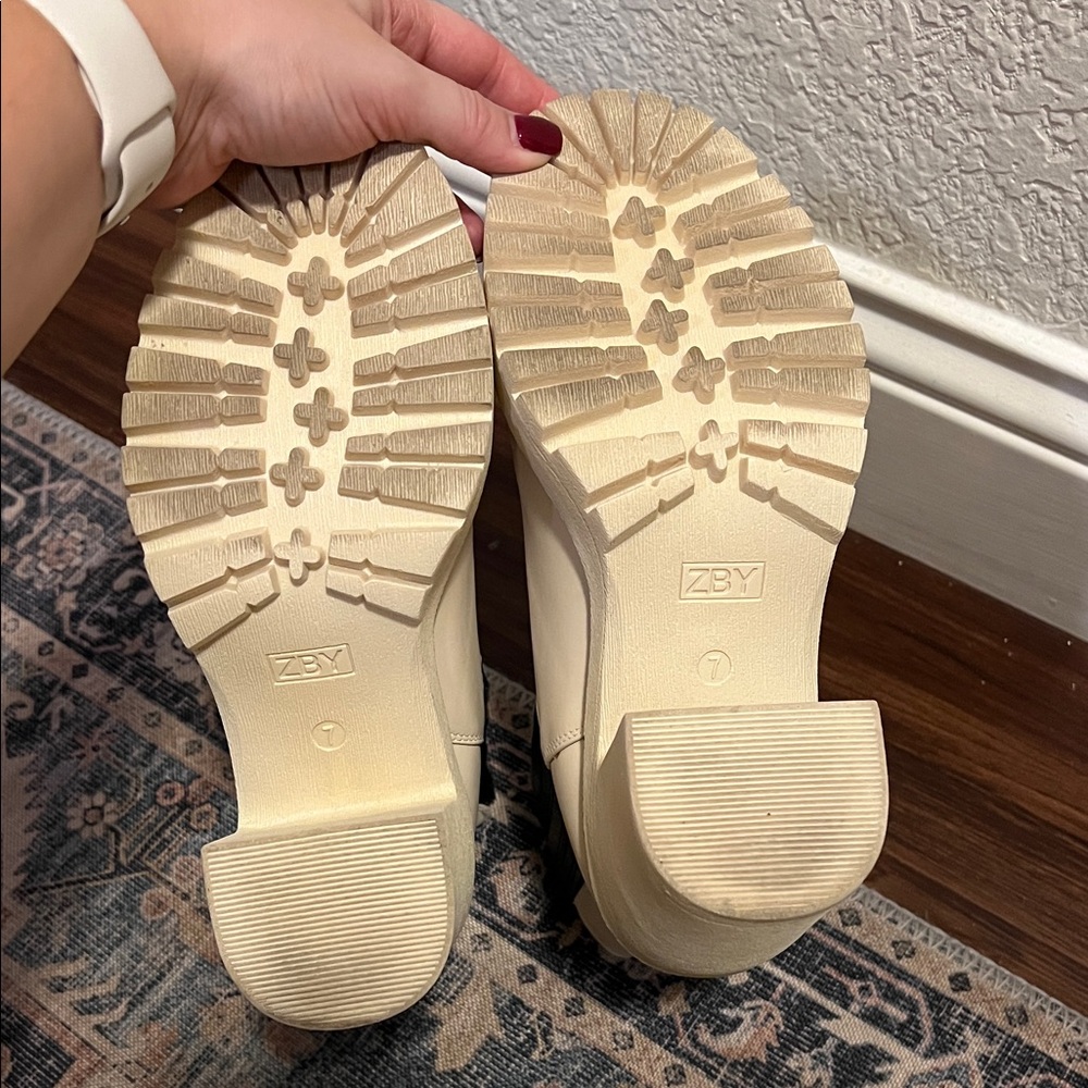 Stylish Cream Ankle Boots - Picture 6 of 6